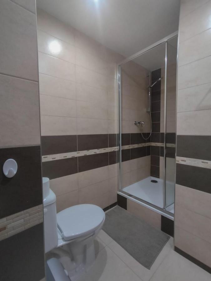 Apartmanek Protez